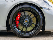 Porsche 911 Carrera 4 GTS PDK 6