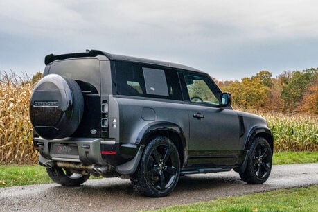 Land Rover Defender V8 Carpathian Edition