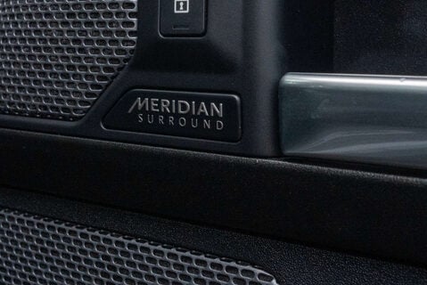 Land Rover Defender V8 Carpathian Edition 13