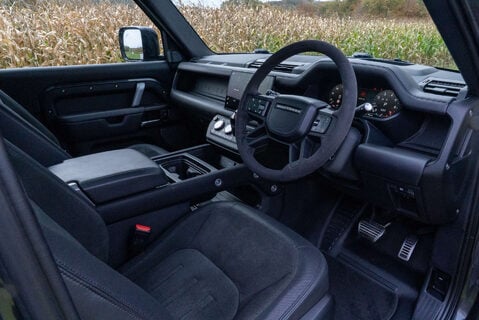 Land Rover Defender V8 Carpathian Edition 9