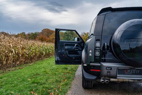 Land Rover Defender V8 Carpathian Edition 7