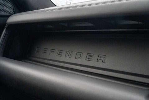 Land Rover Defender V8 Carpathian Edition 16