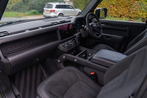 Land Rover Defender V8 Carpathian Edition 8