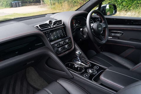 Bentley Bentayga 4.0 V8 (550 ps) 8