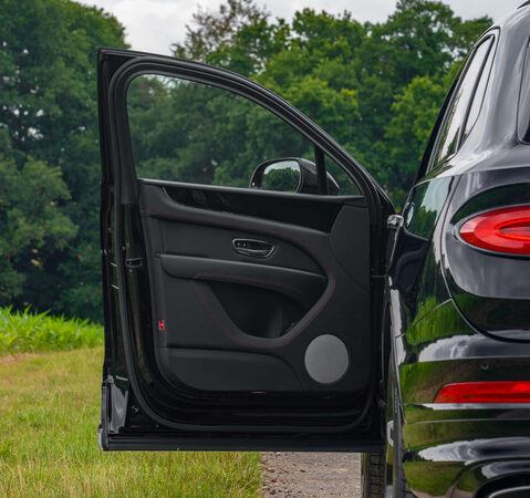 Bentley Bentayga V8 1