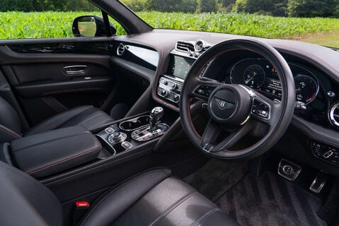 Bentley Bentayga 4.0 V8 (550 ps) 10