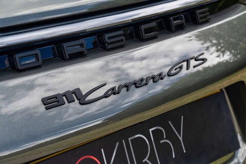 Porsche 911 Carrera GTS PDK 23