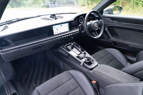 Porsche 911 Carrera GTS PDK 8