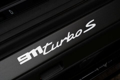 Porsche 911 Turbo S PDK Coupe 22