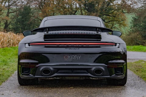 Porsche 911 Turbo S PDK Coupe 30