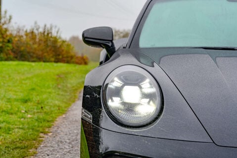 Porsche 911 Turbo S PDK Coupe 27