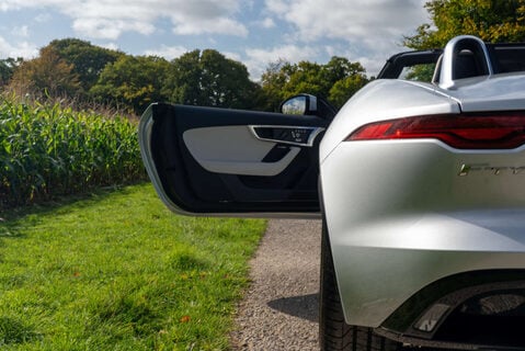 Jaguar F-Type 2.0 F-Type I4 R-Dynamic Auto 2dr 7