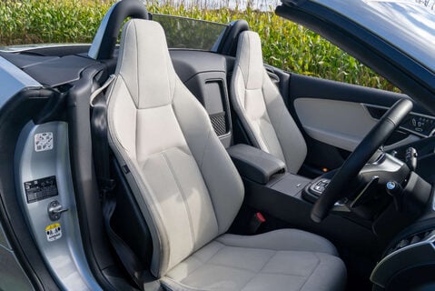 Jaguar F-Type 2.0 F-Type I4 R-Dynamic Auto 2dr 10