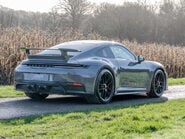 Porsche 911 Carrera 4 GTS HEV 5