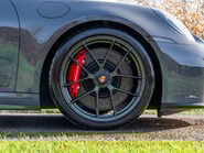 Porsche 911 Carrera 4 GTS HEV 6