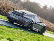 Porsche 911 Carrera 4 GTS HEV 20