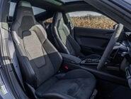 Porsche 911 Carrera 4 GTS HEV 11