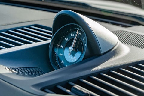 Porsche 911 Carrera 4 GTS HEV 15