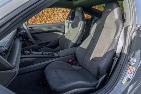 Porsche 911 Carrera 4 GTS HEV 9