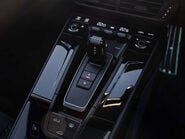 Porsche 911 Carrera 4 GTS HEV 14