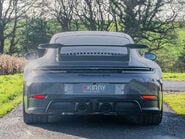 Porsche 911 Carrera 4 GTS HEV 29