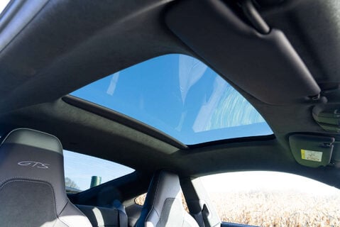 Porsche 911 Carrera 4 GTS HEV 17