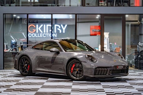 Porsche 911 Carrera 4 GTS HEV