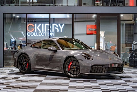 Porsche 911 Carrera 4 GTS HEV 1