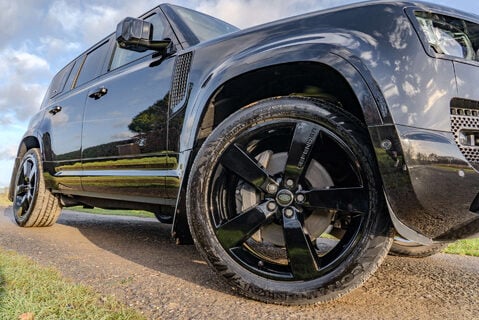 Land Rover Defender P400e XS Edition PHEV 25