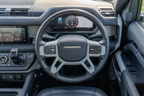 Land Rover Defender P400e XS Edition PHEV 13