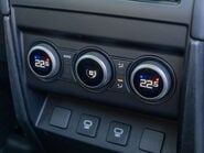 Land Rover Defender P400e XS Edition PHEV 21