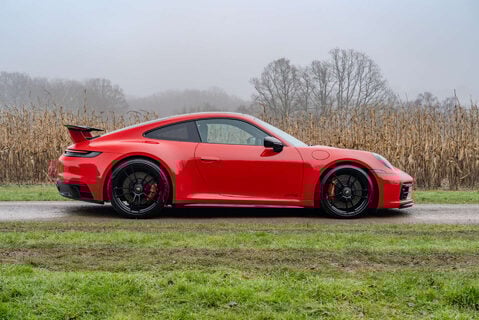 Porsche 911 Carrera GTS Manual 4