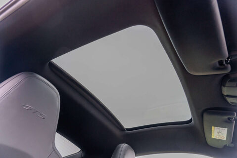 Porsche 911 Carrera GTS Manual 18