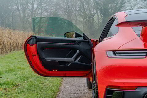 Porsche 911 Carrera GTS Manual 7