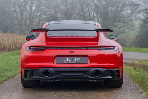 Porsche 911 Carrera GTS Manual 24