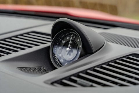 Porsche 911 Carrera GTS Manual 17