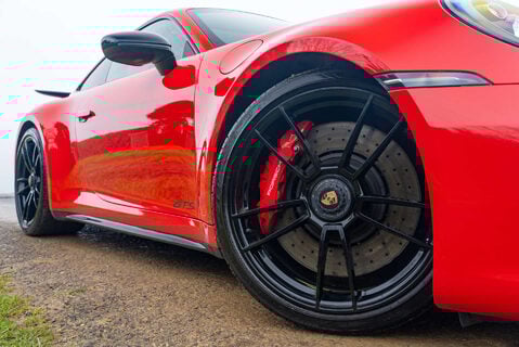 Porsche 911 Carrera GTS Manual 23