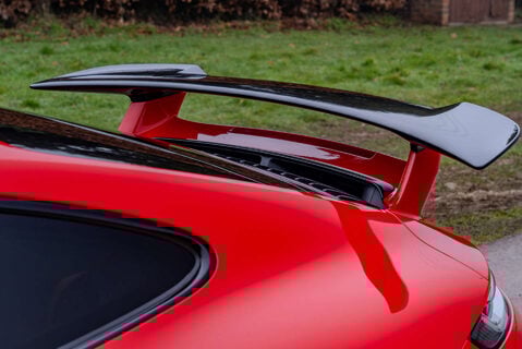 Porsche 911 Carrera GTS Manual 26