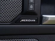 Land Rover Defender D300 X-Dynamic HSE URBAN 17