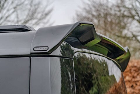 Land Rover Defender D300 X-Dynamic HSE URBAN 28