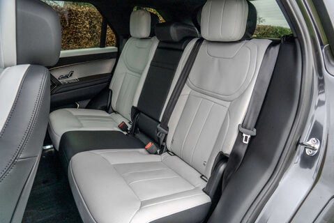 Land Rover Range Rover Sport Edition 3.0 D250 18