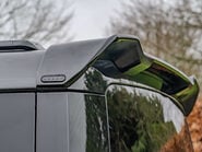 Land Rover Defender D300 X-Dynamic HSE URBAN 28