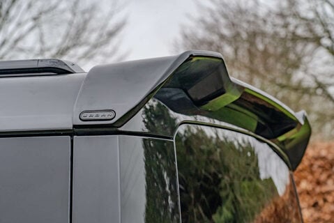 Land Rover Defender D300 X-Dynamic HSE URBAN 28