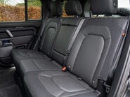 Land Rover Defender D300 X-Dynamic HSE URBAN 18