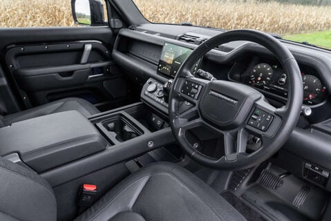 Land Rover Defender D300 X-Dynamic HSE URBAN 10