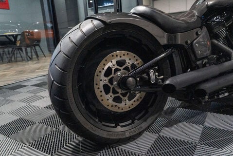 Harley-Davidson Softail Fat Boy Special Full Custom 22