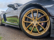 Porsche 718 Cayman GT4 23