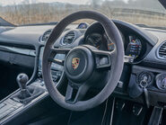 Porsche 718 Cayman GT4 13