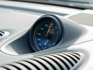 Porsche 718 Cayman GT4 17