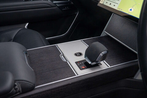 Land Rover Range Rover D350 HSE URBAN Automotive 14